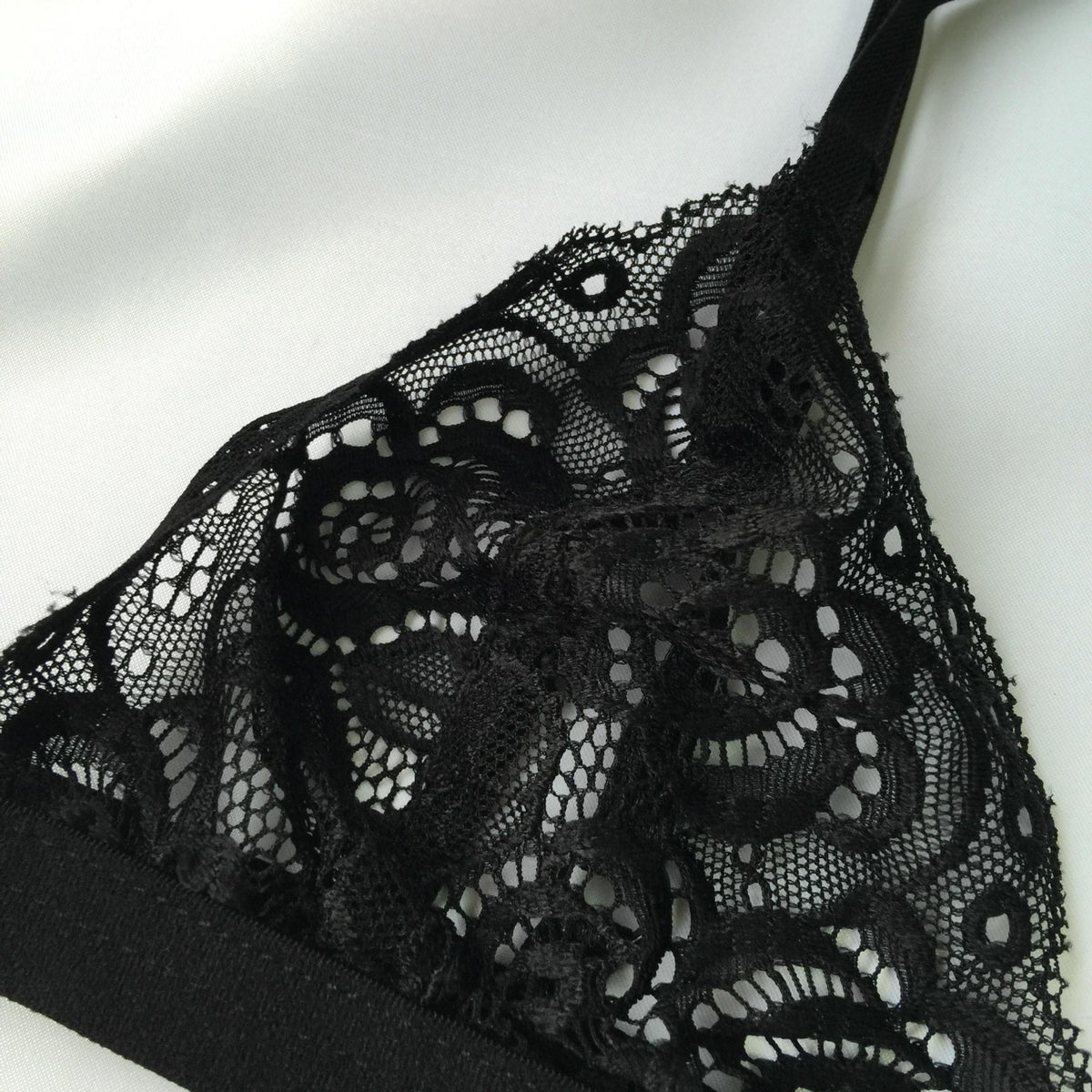NikkiandNaomi Sexy Lace Wireless Bralette, NikkiandNaomi